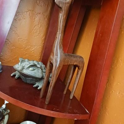 A COLLECTION OF COLLECTIBLES AND HOME DECOR