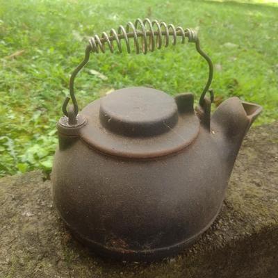 Antique Wagner Ware Cast Iron Kettle