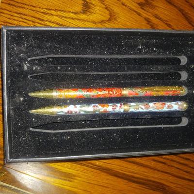 MARBLE HANDLED MAGNIFYING GLASS AND LETTER OPENER, METAL BOX AND MORE