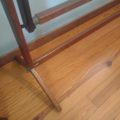 Solid Wood Amish Swivel Quilt Frame