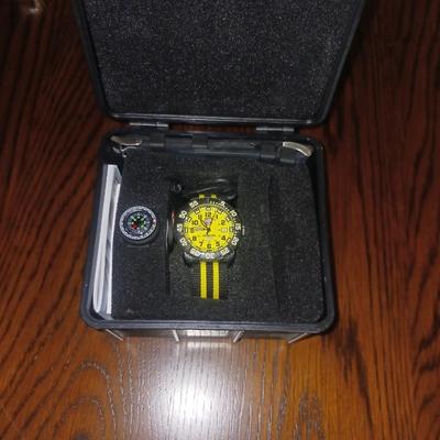 MEN'S LUMINOX WATCH
