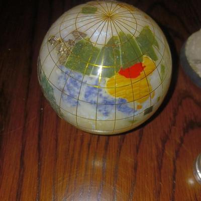 GEMSTONE BONSAI TREE, TRINKET BOXES AND A SMALL GLOBE