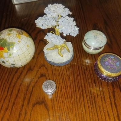 GEMSTONE BONSAI TREE, TRINKET BOXES AND A SMALL GLOBE