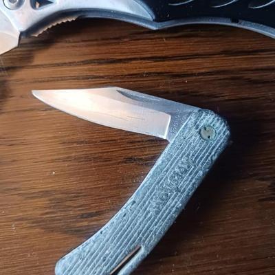 POCKET KNIVES