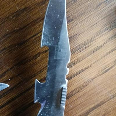 POCKET KNIVES