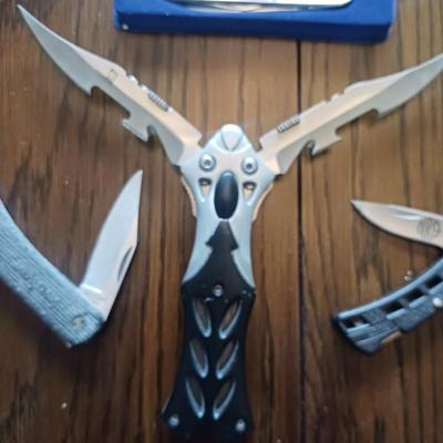 POCKET KNIVES