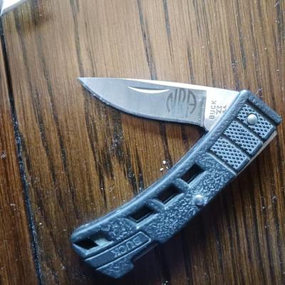 POCKET KNIVES