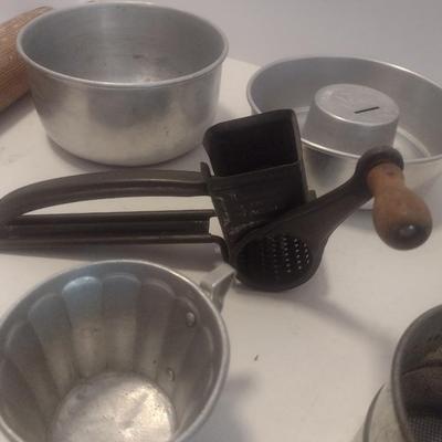 Nice Collection of Vintage Kitchen Cook Ware and Utensils