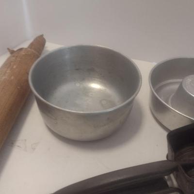 Nice Collection of Vintage Kitchen Cook Ware and Utensils