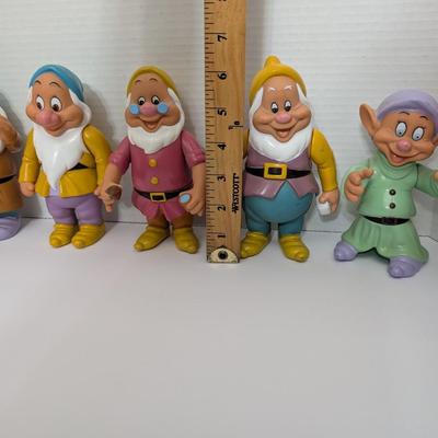 Disney Snow White and the Seven Dwarfs Figure Set Complete 7 Dwarfs Collectible Toys
