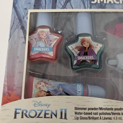 Disney Frozen II Smackers 9 Piece Beauty Collection Nail Polish Lip Gloss Shimmer Set
