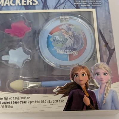 Disney Frozen II Smackers 9 Piece Beauty Collection Nail Polish Lip Gloss Shimmer Set