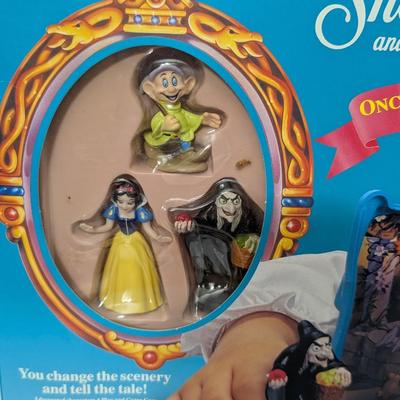 Vintage 1993 Mattel Disney Snow White and the Seven Dwarfs Once Upon a Time Playset