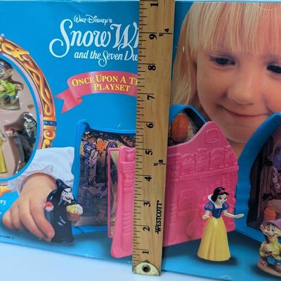 Vintage 1993 Mattel Disney Snow White and the Seven Dwarfs Once Upon a Time Playset