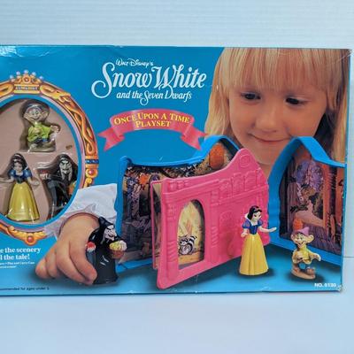 Vintage 1993 Mattel Disney Snow White and the Seven Dwarfs Once Upon a Time Playset
