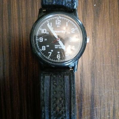 3 MEN'S WATCHES AND A TRAVELING ALARM CLOCK