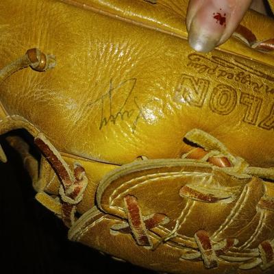 2 BASEBALL MITTS, BASEBALL AND SOFTBALL
