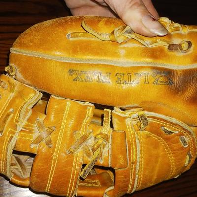 2 BASEBALL MITTS, BASEBALL AND SOFTBALL