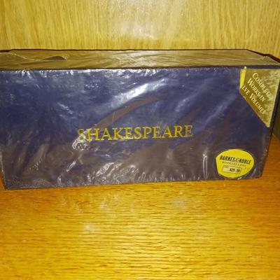 SHAKESPEARE COMPLETE WORKS IN 12 VOLUMES