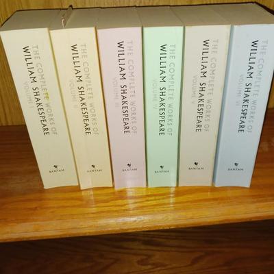 THE COMPLETE WORKS OF WILLIAM SHAKESPEARE