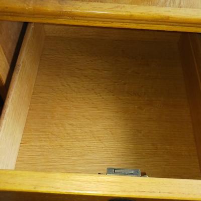 WOODEN 2 DRAWER FILING CABINET