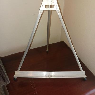 SMALL CABINET AND AN EASEL