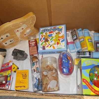 MISC TOYS, GAMES AND CLOTH PAINT