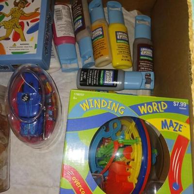 MISC TOYS, GAMES AND CLOTH PAINT