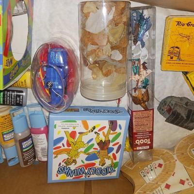 MISC TOYS, GAMES AND CLOTH PAINT
