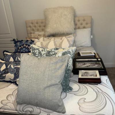 Sale Photo Thumbnail #142