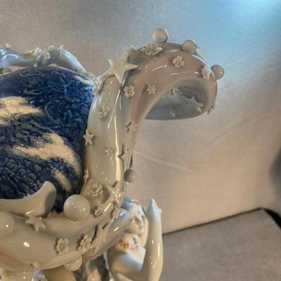 Sale Photo Thumbnail #115: Lladro "Mother Earth" Sculpture MASSIVE #49/500 Signed~

This absolutely massive Lladro titled "Mother Earth" has been retired after a limited run of 500. One of the rarer pieces. This is in great overall condition and displays beautifully, I believe it h