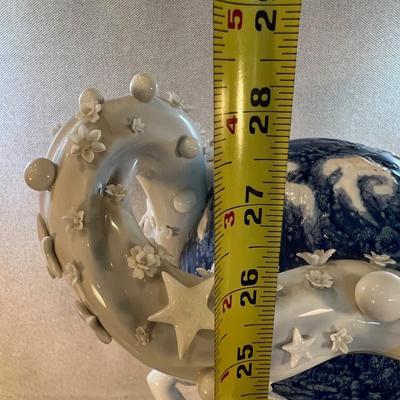 Sale Photo Thumbnail #105: Lladro "Mother Earth" Sculpture MASSIVE #49/500 Signed~

This absolutely massive Lladro titled "Mother Earth" has been retired after a limited run of 500. One of the rarer pieces. This is in great overall condition and displays beautifully, I believe it h
