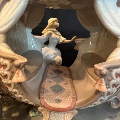 Sale Photo Thumbnail #203: RARE SIGNED LLADRO 1493 CINDERELLA COACH AT THE STROKE OF TWELVE LTD ED RETIRED. Up for sale is this Pre-owned Lladro "Cinderella" At the Stroke of Twelve. Large Figurine w/ hardwood base. Please view all photos and description before you buy. Presented f