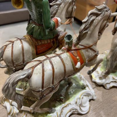 Sale Photo Thumbnail #253: ANTIQUE Collectible. Unter Weiss Bach Maker VTB. falcon, horses, carriage. Good Condition. Impressive Ceramics. Collectible! 