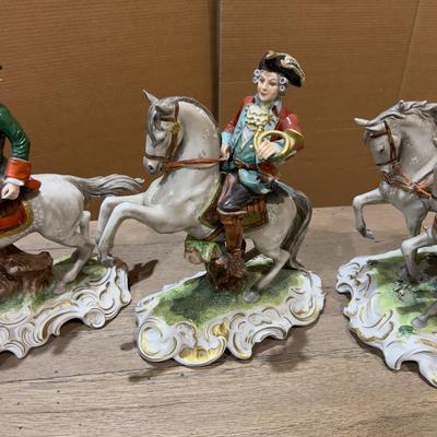 Sale Photo Thumbnail #249: ANTIQUE Collectible. Unter Weiss Bach Maker VTB. falcon, horses, carriage. Good Condition. Impressive Ceramics. Collectible! 