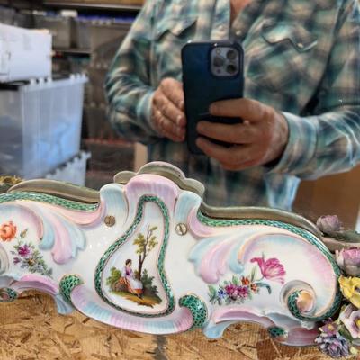 Sale Photo Thumbnail #293: WOW! Beautiful, Unique Antique Mirror.  Highly Collectible - Please provider moving assistance and secure transportation and or packing materials for moving.