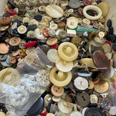 Sale Photo Thumbnail #102: Large box of vintage buttons, mixed