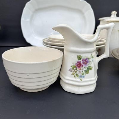 LOT 46: Vintage Utility Ware, Transferware & China: Buffalo China, Rego, Crooksville, W.R. Midwinter Ltd, Sebring Pottery