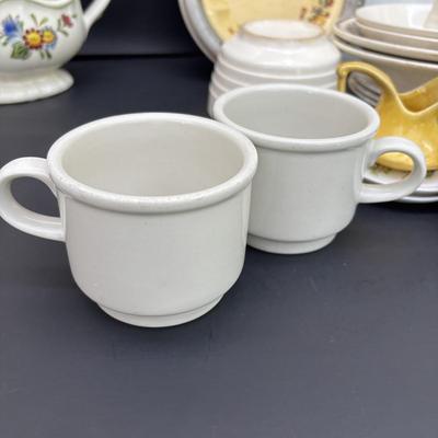LOT 46: Vintage Utility Ware, Transferware & China: Buffalo China, Rego, Crooksville, W.R. Midwinter Ltd, Sebring Pottery