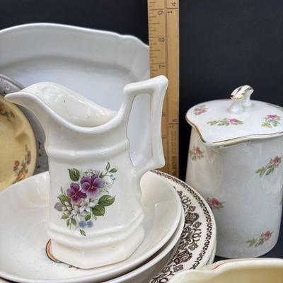 LOT 46: Vintage Utility Ware, Transferware & China: Buffalo China, Rego, Crooksville, W.R. Midwinter Ltd, Sebring Pottery