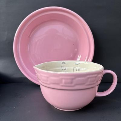 LOT 47: Longaberger Pink Pottery, Baskets, Soap Dish & Pamper Chef Stoneware Pie Dish