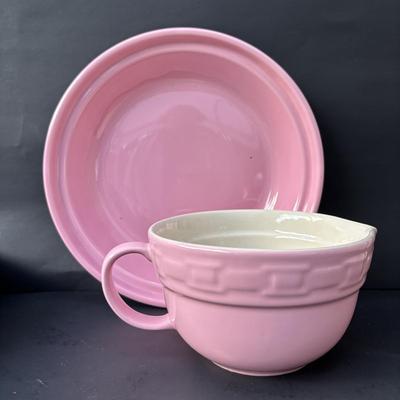 LOT 47: Longaberger Pink Pottery, Baskets, Soap Dish & Pamper Chef Stoneware Pie Dish