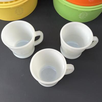 LOT 50: Vintage Kitchen: Pyrex, Anchor Hocking Fire King, Corning Ware Spice of Life, Tupperware, Juice Glasses