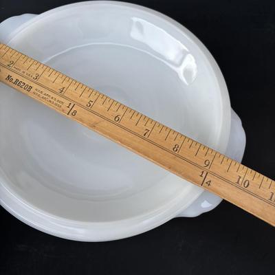 LOT 50: Vintage Kitchen: Pyrex, Anchor Hocking Fire King, Corning Ware Spice of Life, Tupperware, Juice Glasses