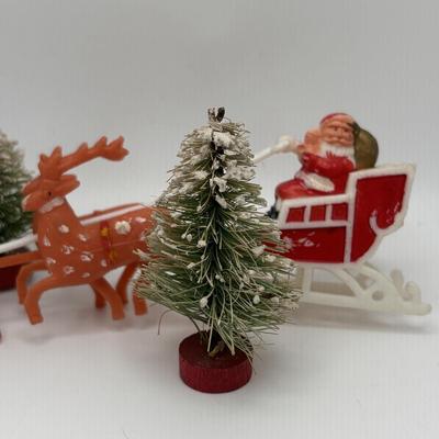 LOT 52: Vintage Christmas Decor