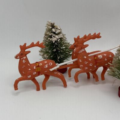 LOT 52: Vintage Christmas Decor