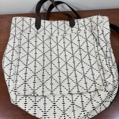LOT 55: Thirty-One Jewel Crossbody Bag with Thirty-One Around Town Tote & Ruby Mini Bag in White Striped Straw
