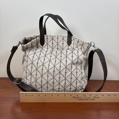 LOT 55: Thirty-One Jewel Crossbody Bag with Thirty-One Around Town Tote & Ruby Mini Bag in White Striped Straw