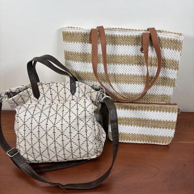 LOT 55: Thirty-One Jewel Crossbody Bag with Thirty-One Around Town Tote & Ruby Mini Bag in White Striped Straw