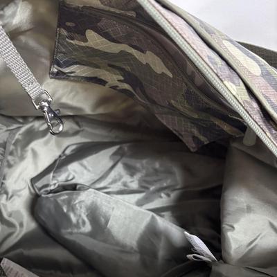 LOT 56: Thirty-One Camouflage #BODYGOALS Tote Bag
